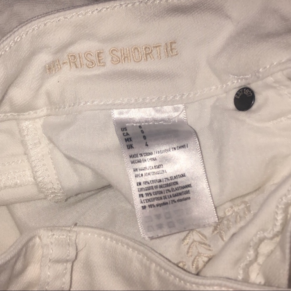 Hi-Rise Shortie Ripped Shorts - Picture 4 of 4